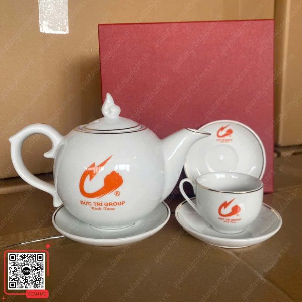 Ấm Chén In Logo Công Ty Đức Trí Group 6 Ấm chén in logo công ty giá rẻ