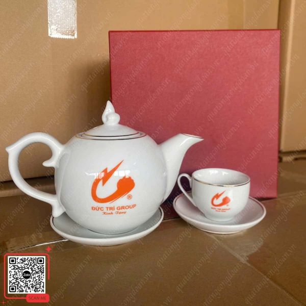 Ấm Chén In Logo Công Ty Đức Trí Group 5 Ấm chén in logo công ty Đức Trí Group