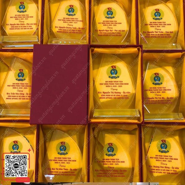 Quà Tặng Vinh Danh Ủy Viên Công Đoàn 5 Biểu trưng phale quà tặng vinh danh ủy viên công đoàn