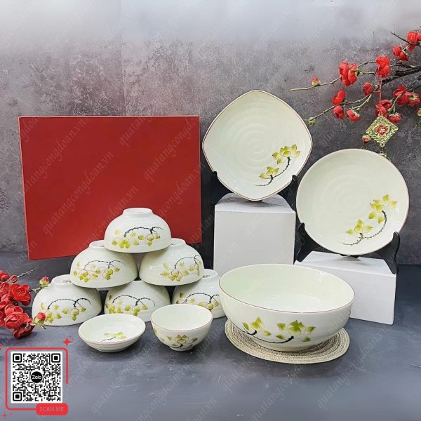 Bộ Bát Đĩa Họa Tiết Hoa Sen Vàng Vẽ Tay 7 Bộ bát đĩa gốm sứ Bát Tràng giá rẻ, chất lượng cao