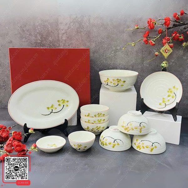 Bộ Bát Đĩa Họa Tiết Hoa Sen Vàng Vẽ Tay 5 Bộ bát đĩa sứ họa tiết hoa sen