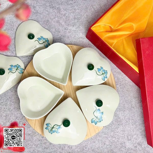 Bộ Thố Đựng Mứt Hình Trái Tim Họa Tiết Sen Xanh 4 Khay đựng mứt tết giá xưởng