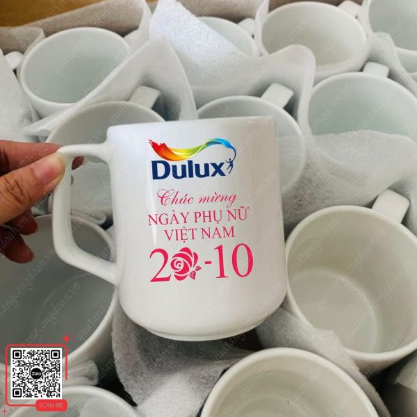Ly Sứ Quà Tặng 20/10 Cho Công Nhân 4 Ly sứ làm quà tặng 20/10 cho công nhân nữ