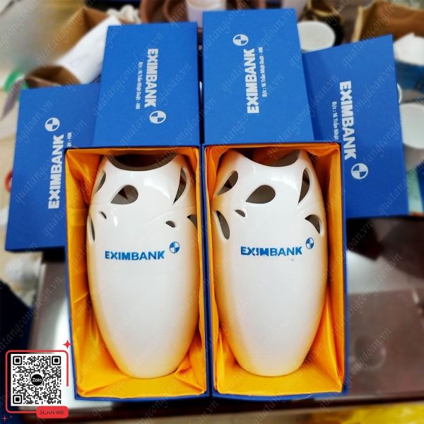Bình Hoa In Logo Ngân Hàng Eximbank 4 Ngân hàng Eximbank, kiểu dáng hiện đại, sang trọng cho không gian Bình hoa trang trí in logo Ngân hàng Eximbank