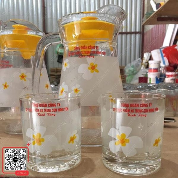 Bộ Bình Cốc Thủy Tinh In Logo Làm Quà Tặng Cho Cán Bộ Công Đoàn 6 Bộ cốc thủy tinh in logo Công ty CP Thực phẩm Trung Sơn