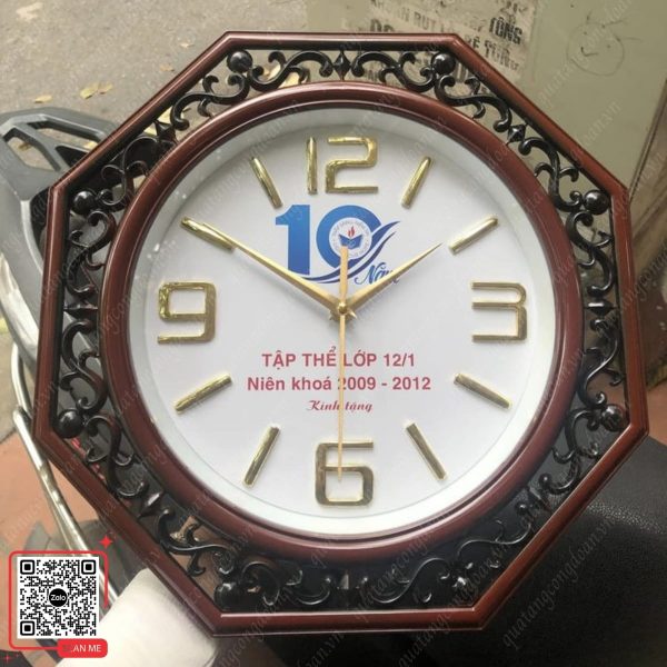 Đồng Hồ Treo Tường Hình Bát Giác 4 Đồng hồ treo tường hình bát giác kỷ niệm 10 năm ngày ra trường