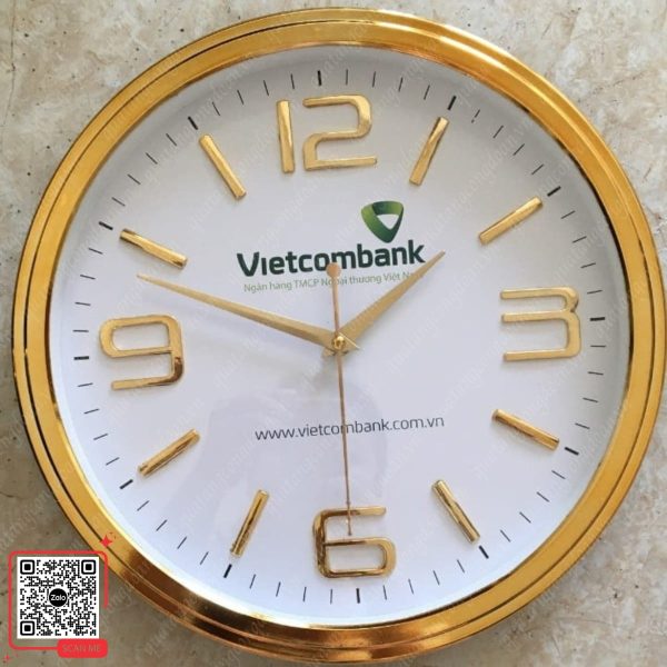 Đồng Hồ Treo Tường Vành Xi Mạ Vàng 4 Đồng hồ treo tường in logo Vietcombank