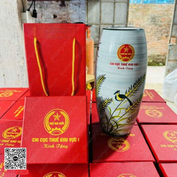 Lọ Hoa Gốm Vẽ Hoa Sen - In Thông Tin Theo Yêu Cầu 6 Lọ hoa in logo Chi cục Thuế Khu vực 1