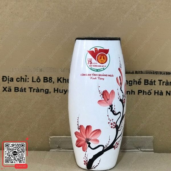 Lọ Hoa Bát Tràng Họa Tiết Hoa Đào 4 Lọ hoa kỷ niệm 75 năm Ngày Thương binh Liệt sĩ