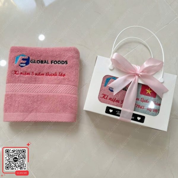 Set Khăn Thêu Logo Làm Quà Tặng 5 Năm Thành Lập Công Ty Global Food 4 Hộp quà tặng khăn sự kiện 5 năm thành lập công ty