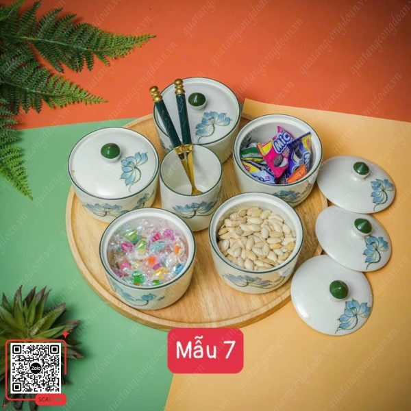 Khay Đựng Mứt Tết 2026 Họa Tiết Hoa Sen Xanh 7 Bộ 5 hũ đựng mứt bằng sứ họa tiết hoa sen