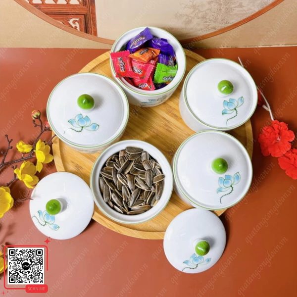 Khay Đựng Mứt Tết 2026 Họa Tiết Hoa Sen Xanh 9 Khay mứt tết sứ đựng bánh kẹo
