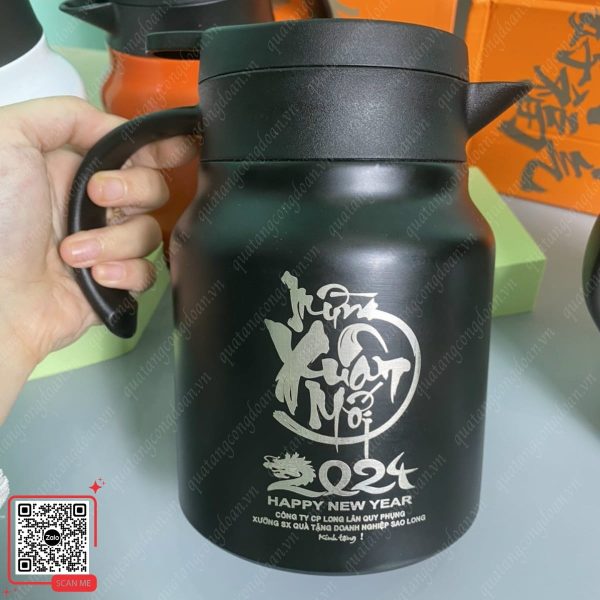 Phích Pha Trà Inox 316 Dung Tích 1L 6 Phích pha trà màu đen khắc họa tiết tết 2026