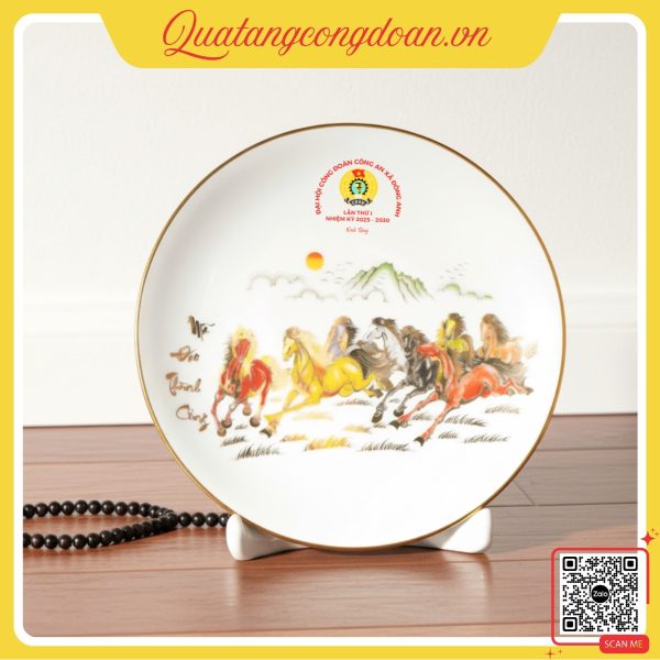 Đĩa sứ lưu niệm Mã đáo thành công