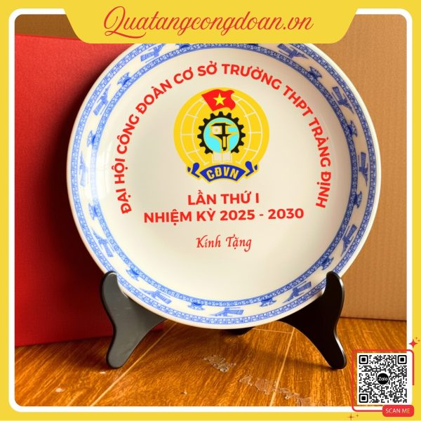 đĩa sứ trưng bày in logo đại hội công đoàn trường thpt tràng định