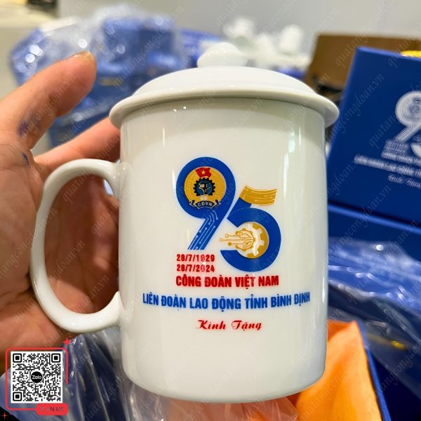 Ly Sứ Kỷ Niệm 95 Năm Thành Lập Công Đoàn Tỉnh Bình Định 3 Ly sứ quà tặng kỷ niệm thành lập công đoàn Việt Nam