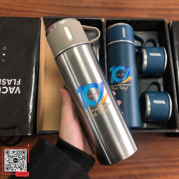 Bình Cốc Giữ Nhiệt In Logo Công Ty Nam Sinh 7 Bình giữ nhiệt kỷ niệm 10 năm thành lập cty Nam Sinh