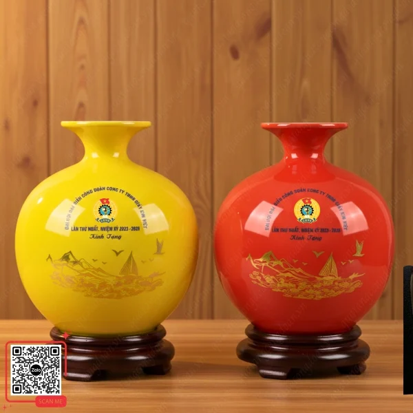 Bình Hút Lộc Quà Tặng Đại Hội Công Đoàn Công Ty Giầy Kim Việt 5 Bình hút lộc Bát Tràng quà tặng đại hội công đoàn