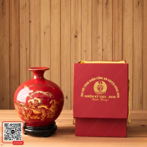 Bình Hút Lộc Mã Đáo Thành Công Màu Đỏ 5 Bình hút lộc gốm sứ màu đỏ họa tiết mã đáo thành công vẽ vàng kim