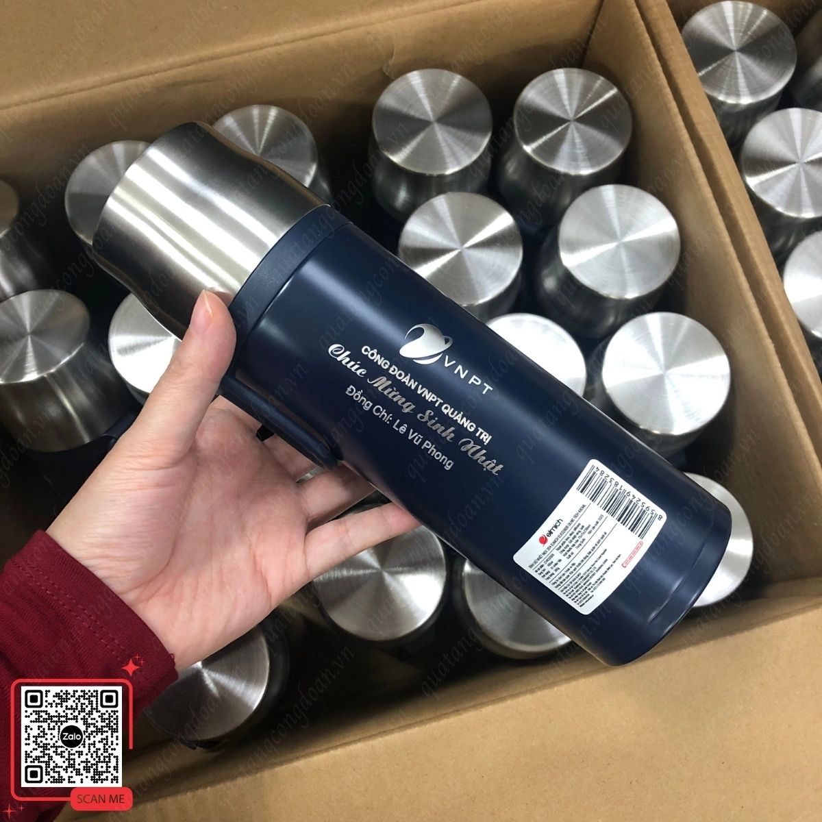 Bình inox giữ nhiệt khắc chữ chúc mừng sinh nhật công nhân