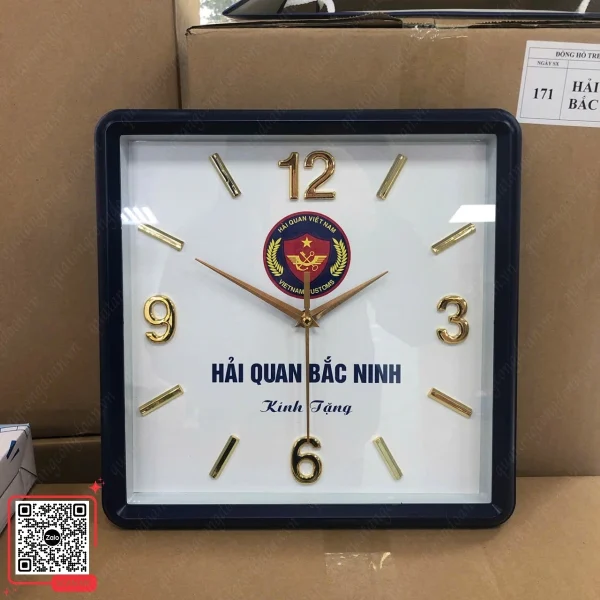 Đồng Hồ Treo Tường Hình Vuông In Logo Hải Quan Bắc Ninh 4 Đồng hồ treo tường in logo Hải quan Bắc Ninh quà tết