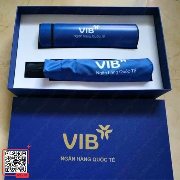 Set Quà Tặng In Logo Ngân Hàng 3 Bộ quà tặng VIB gồm bình giữ nhiệt và ô dù màu xanh navy