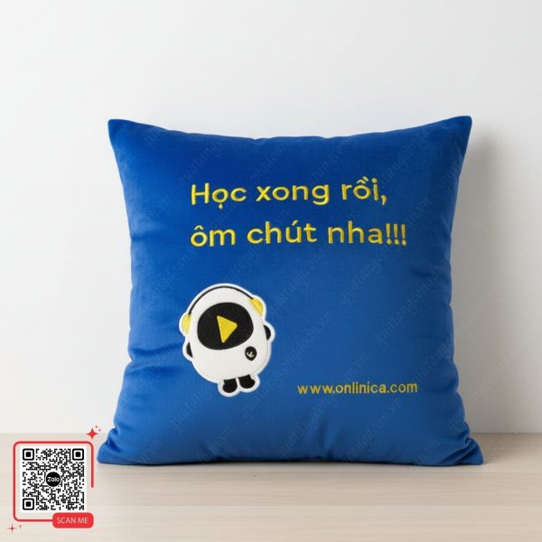Gối Tựa Lưng Thêu Logo, Chữ Theo Yêu Cầu 3 Gối vuông nhung xanh thêu mascot Onlinica