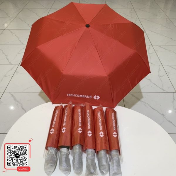 Ô Cầm Tay In Logo Ngân Hàng Techcombank 3 Quà tặng khách hàng ngân hàng Techcombank ô cầm tay đỏ in logo