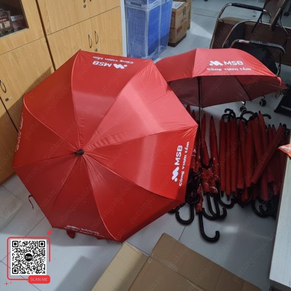 Ô Cầm Tay Màu Đỏ In Logo Ngân Hàng MSB 3 Quà tặng sự kiện ngân hàng MSB ô cán dài màu đỏ in logo trắng