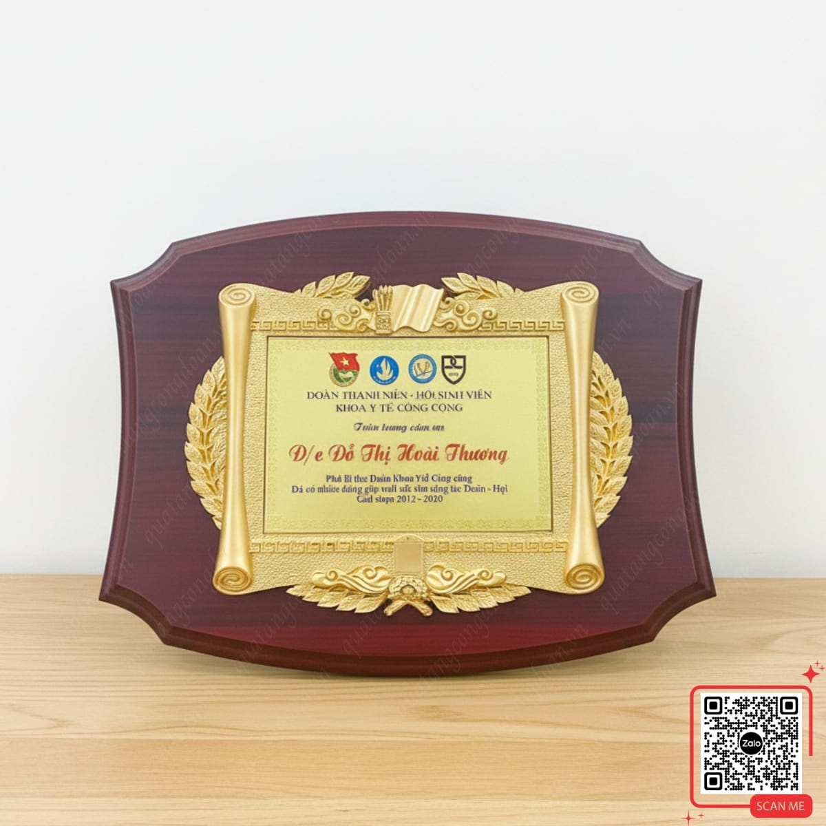 bang-vinh-danh-go-dong-khac-ten-theo-yeu-cau Bảng vinh danh gỗ đồng in tên theo yêu cầu