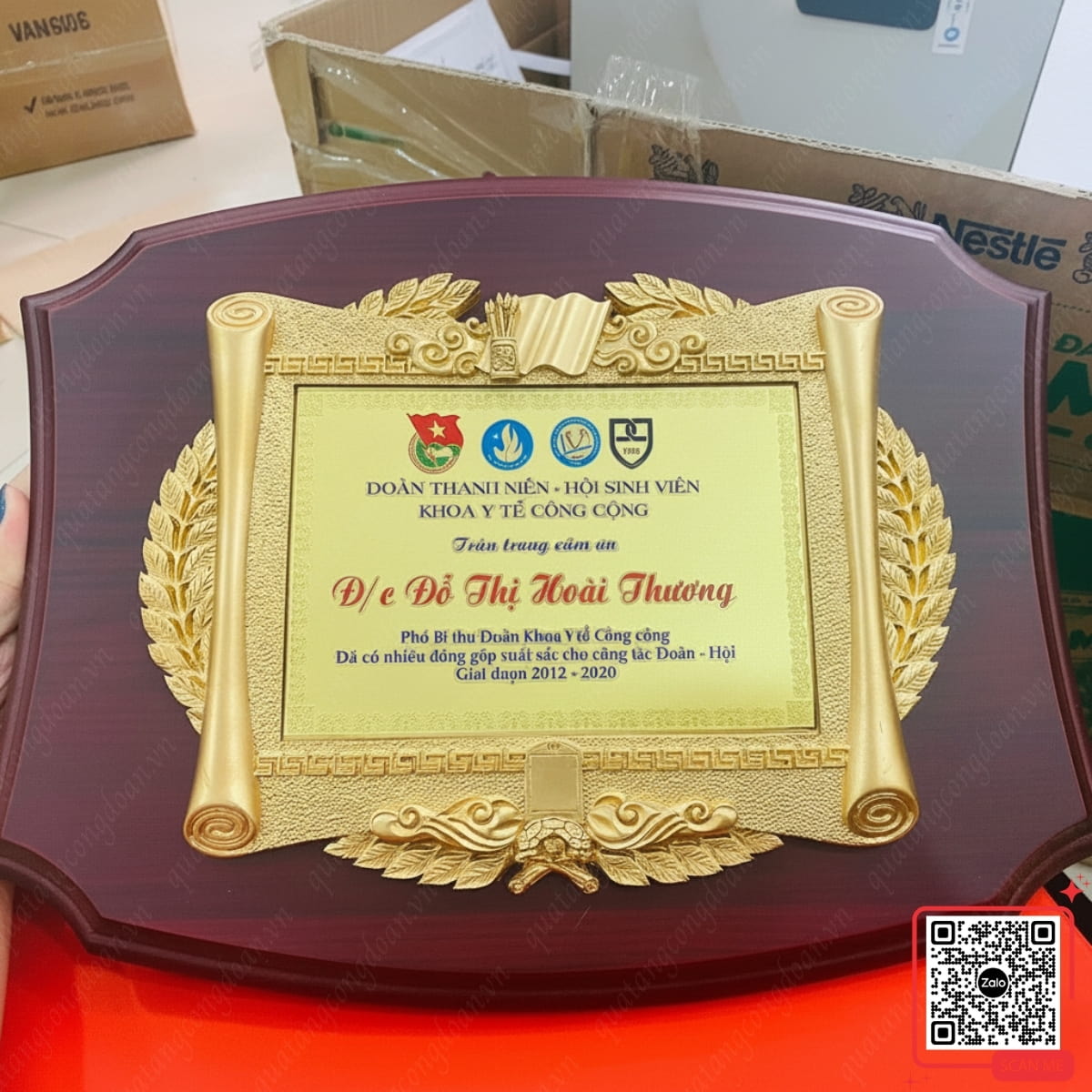 bang-vinh-danh-go-dong-vang-tri-an-can-bo-doan-hoi Bảng vinh danh gỗ đồng vàng tri ân cán bộ Đoàn Hội xuất sắc