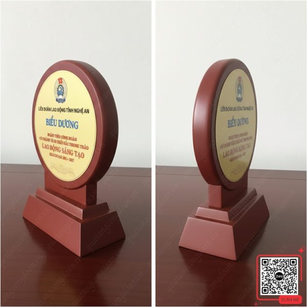 Biểu Trưng Vinh Danh Đoàn Viên Công Đoàn Có Thành Tích Xuất Sắc 4 Biểu trưng gỗ đồng cao cấp vinh danh đoàn viên