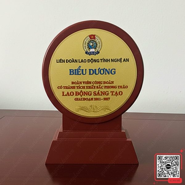 Biểu Trưng Vinh Danh Đoàn Viên Công Đoàn Có Thành Tích Xuất Sắc 3 Biểu trưng gỗ đồng đoàn viên tiêu biểu công đoàn
