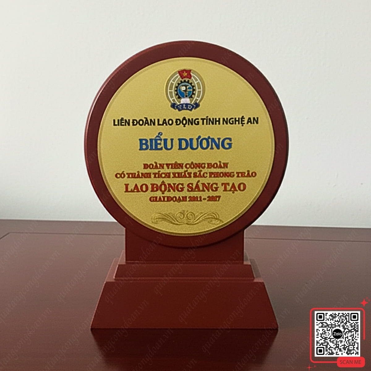 Biểu trưng gỗ đồng đoàn viên tiêu biểu công đoàn