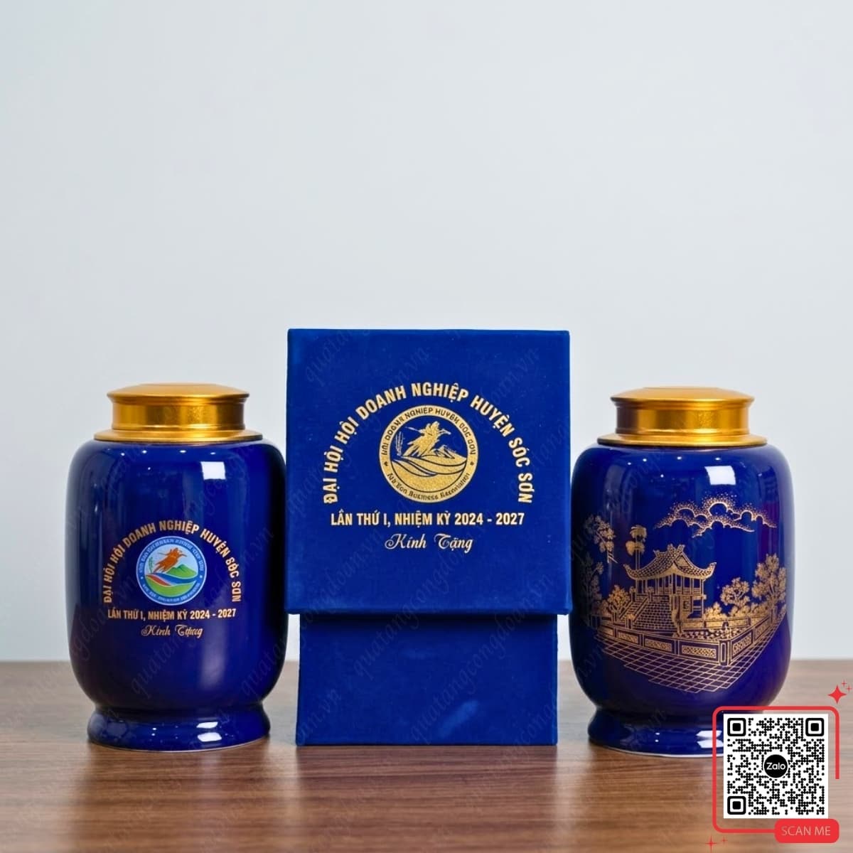 hu-dung-tra-men-xanh-cobalt-qua-tang-dai-hoi-hoi-doanh-nghiep-huyen-soc-son Hũ đựng trà men xanh cobalt quà tặng Đại hội Hội Doanh nghiệp huyện Sóc Sơn, họa tiết Chùa Một Cột, thiết kế sang trọng, tinh tế và bền đẹp