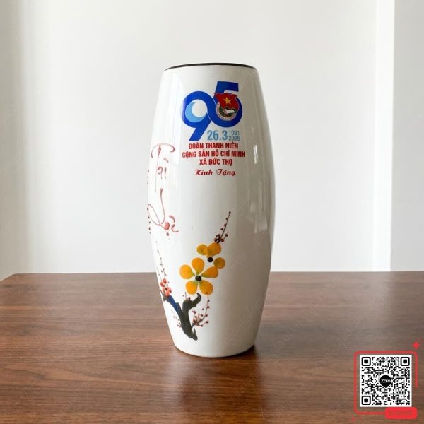 Lọ Hoa Kỷ Niệm 95 Năm Thành Lập Đoàn TNCS Hồ Chí Minh 4 lo hoa gom in logo doan tncs xa duc tho 95 nam