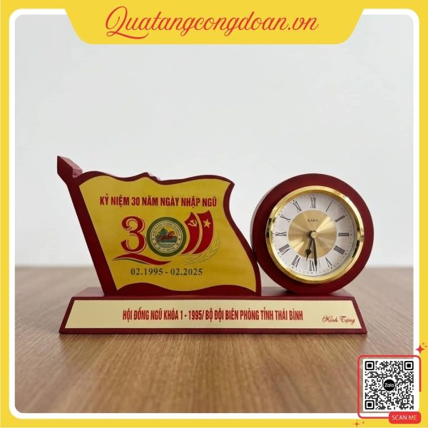 Đồng hồ để bàn kỷ niệm 30 năm ngày nhập ngũ dành cho cựu chiến binh