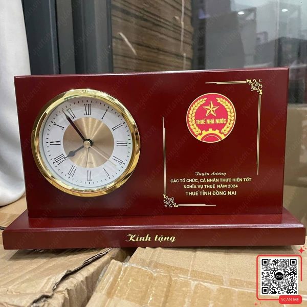 Đồng Hồ Để Bàn Gỗ In Logo Thuế Tỉnh Đồng Nai 3 Đồng hồ gỗ để bàn quà tặng Cục Thuế Đồng Nai