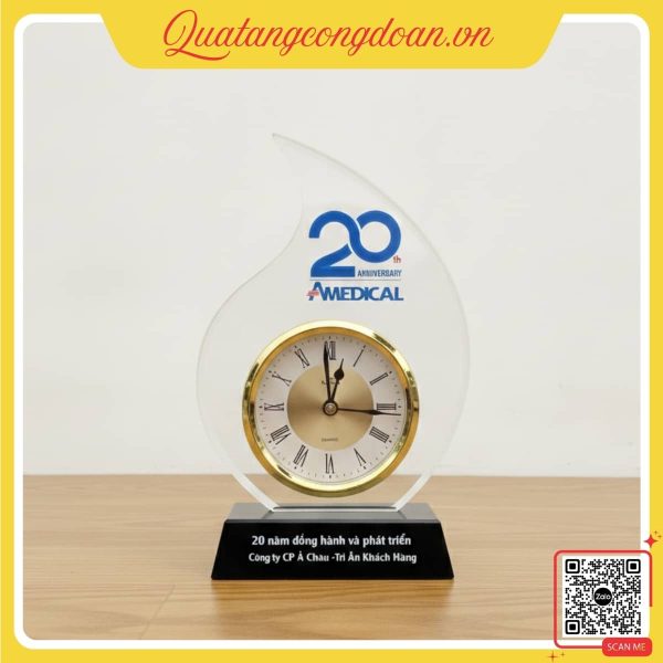 Đồng hồ pha lê để bàn lưu niệm 20 năm thành lập công ty