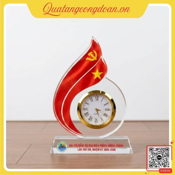 Đồng hồ pha lê hình ngọn lửa Đại hội Đảng bộ Đồn Biên phòng Hướng Phùng