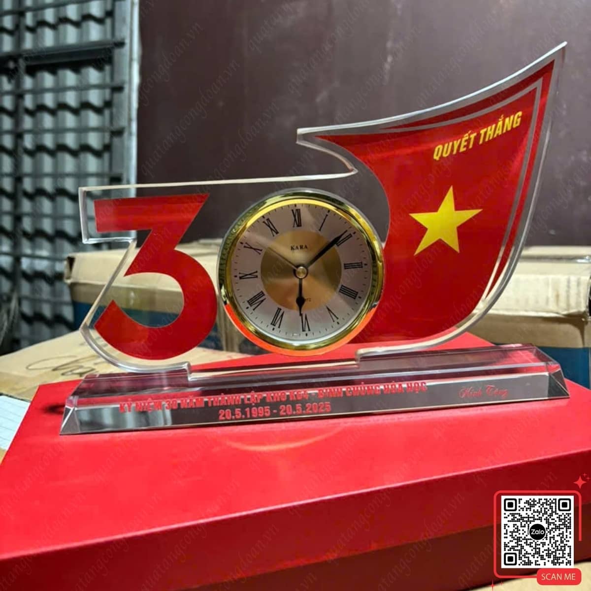 dong-ho-pha-le-hinh-so-30-qua-tang-ky-niem-thanh-lap Đồng hồ pha lê hình số 30 quà tặng kỷ niệm thành lập