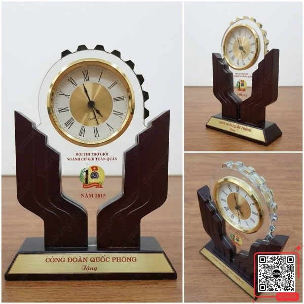 Đồng Hồ Pha Lê Đế Gỗ In Logo Công Đoàn Quốc Phòng 4 Đồng hồ pha lê kết hợp đế gỗ in logo Công đoàn Quốc phòng