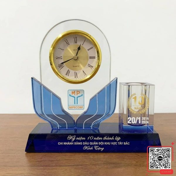 Đồng Hồ Phale Kỷ Niệm 10 Năm Thành Lập Công Ty 3 Đồng hồ pha lê lưu niệm 10 năm thành lập doanh nghiệp