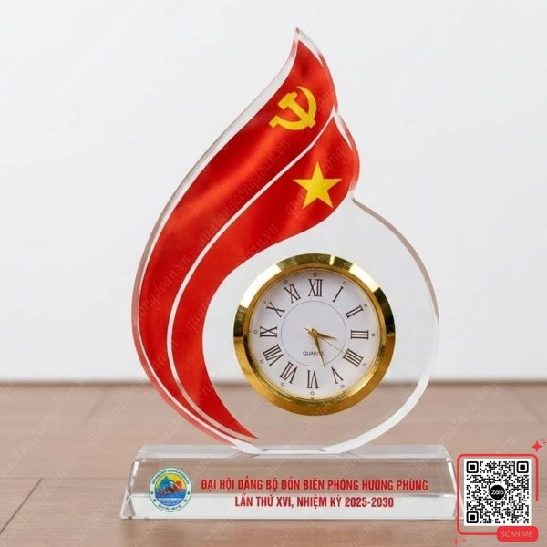 Đồng Hồ Pha Lê Hình Ngọn Lửa Đại Hội Đảng Bộ Đồn Biên Phòng 3 Đồng hồ pha lê ngọn lửa quà tặng Đại hội Đảng bộ Đồn Biên phòng Hướng Phùng