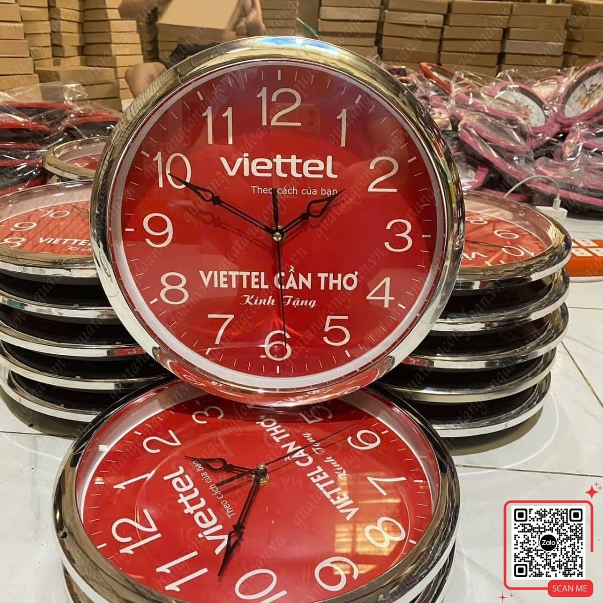 Đồng Hồ Treo Tường Màu Trắng In Logo Nội Thất Thanh Bình 11 Đồng hồ treo tường in logo Viettel Cần Thơ làm quà tặng khách hàng