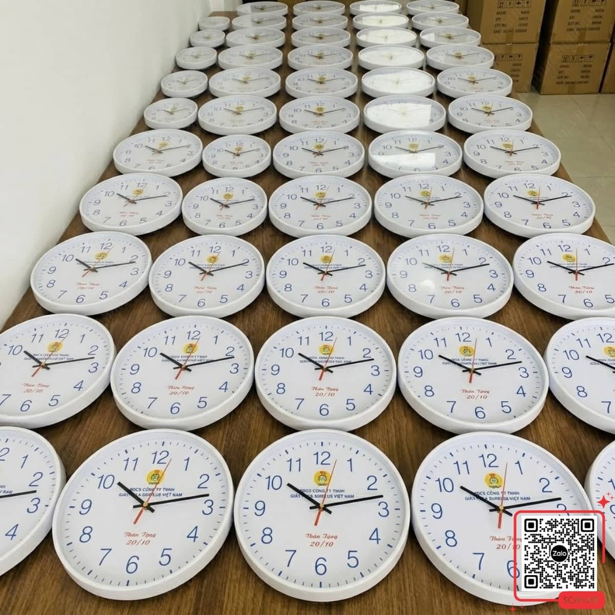dong-ho-treo-tuong-luu-niem-cong-doan-mau-trang Đồng hồ treo tường lưu niệm Công đoàn màu trắng cao cấp