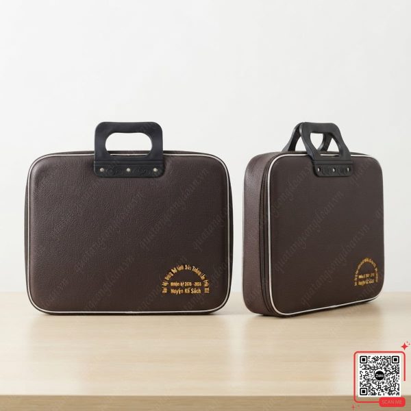 Cặp Da Đại Hội Chi Bộ Phòng Tài nguyên - Môi trường 4 Cặp da in logo Đại hội Chi bộ Phòng Tài nguyên - Môi trường