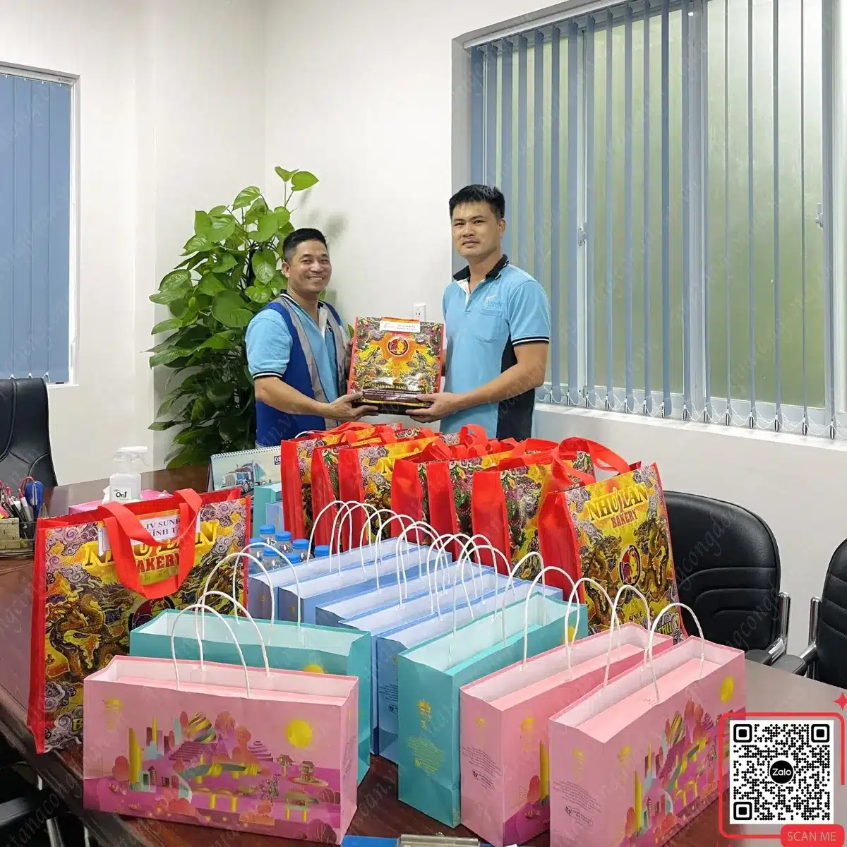 50+ Quà Tặng Trung Thu Cho Công Nhân KCN, Nhà Máy 7 qua banh trung thu cong doan
